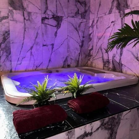 Marbella Logement Privatif -Jacuzzi-Sauna La Valette-du-Var Eksteriør bilde